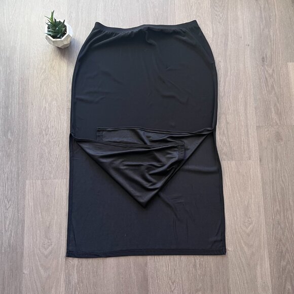 Jessica Plus Black Midi Skirt with Side-Slit & Elastic Waist - Picture 7 of 11
